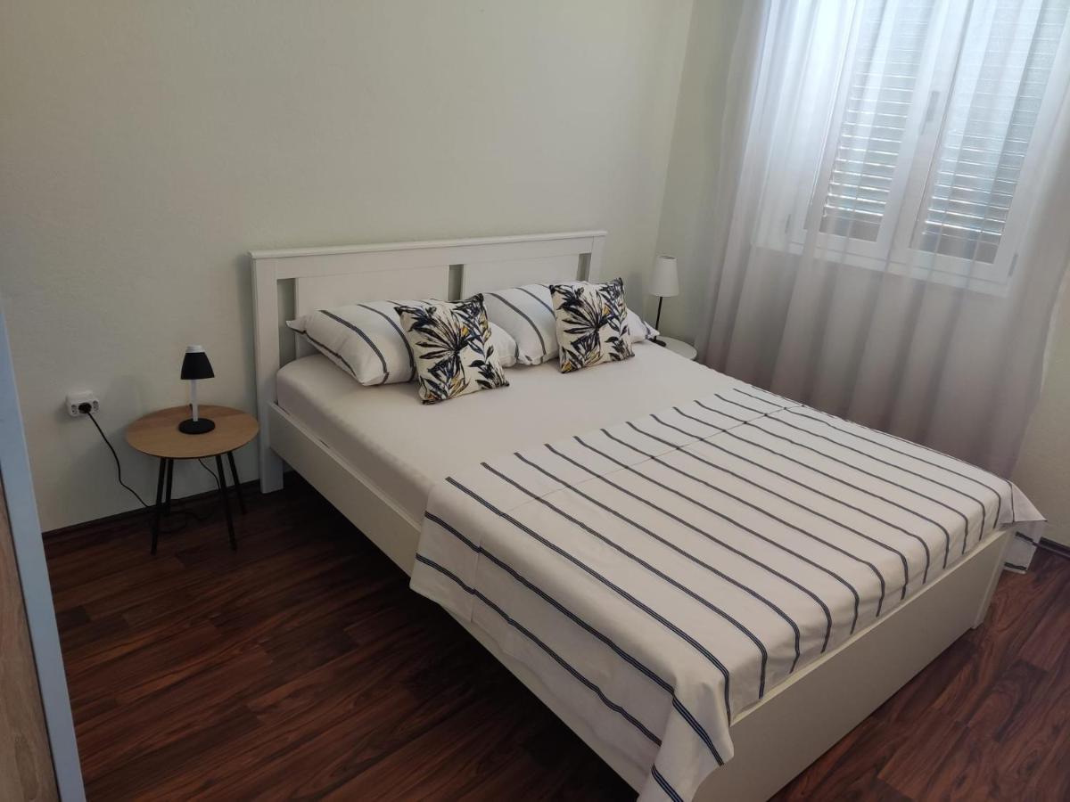 Apartment Dalma Подгора Екстер'єр фото